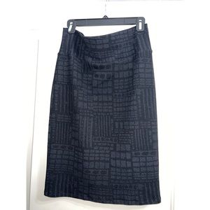 Lularoe BLACK & GREY PENCIL - SIZE M